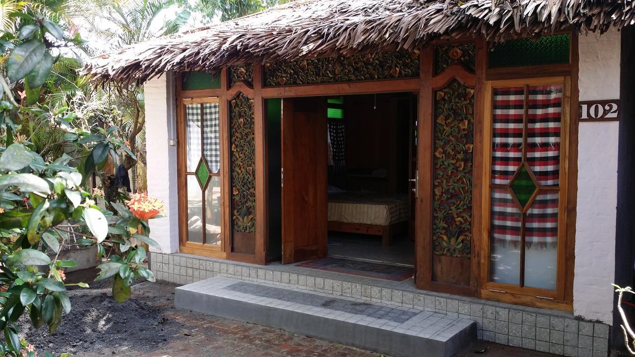 جيبارا Villa Isabella Putri B&B المظهر الخارجي الصورة