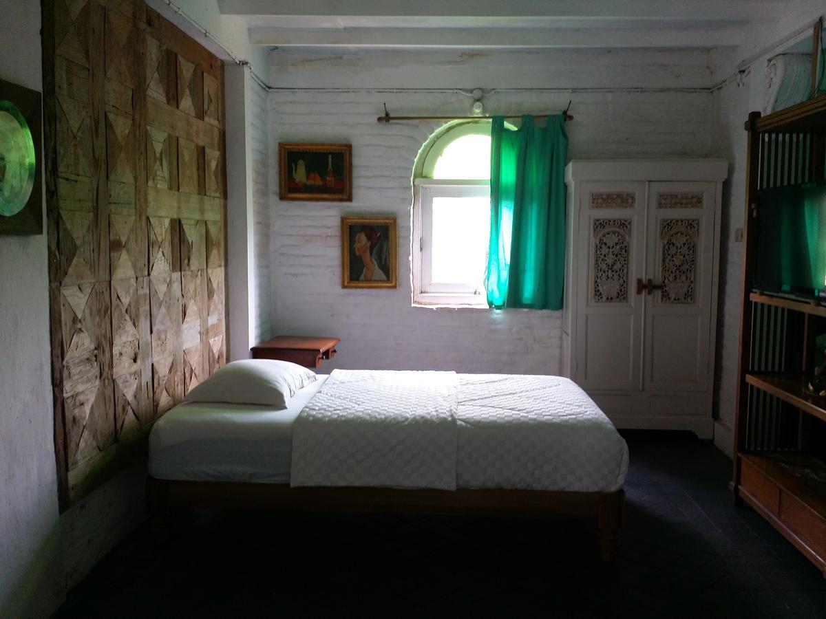 جيبارا Villa Isabella Putri B&B المظهر الخارجي الصورة