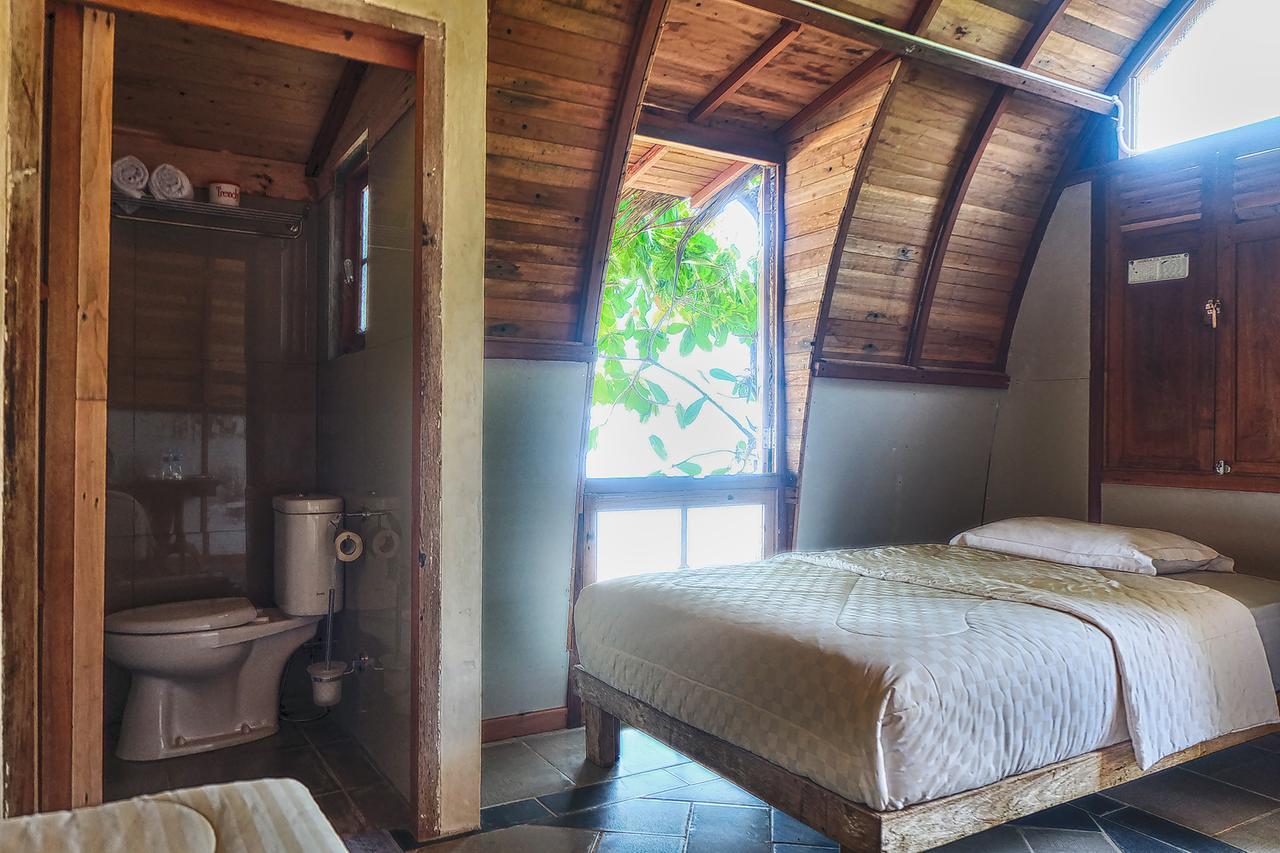 جيبارا Villa Isabella Putri B&B المظهر الخارجي الصورة