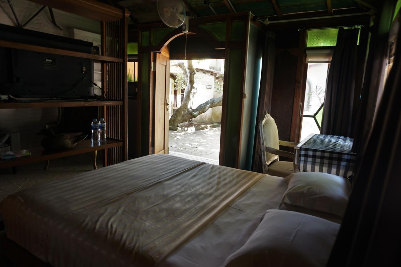 جيبارا Villa Isabella Putri B&B المظهر الخارجي الصورة